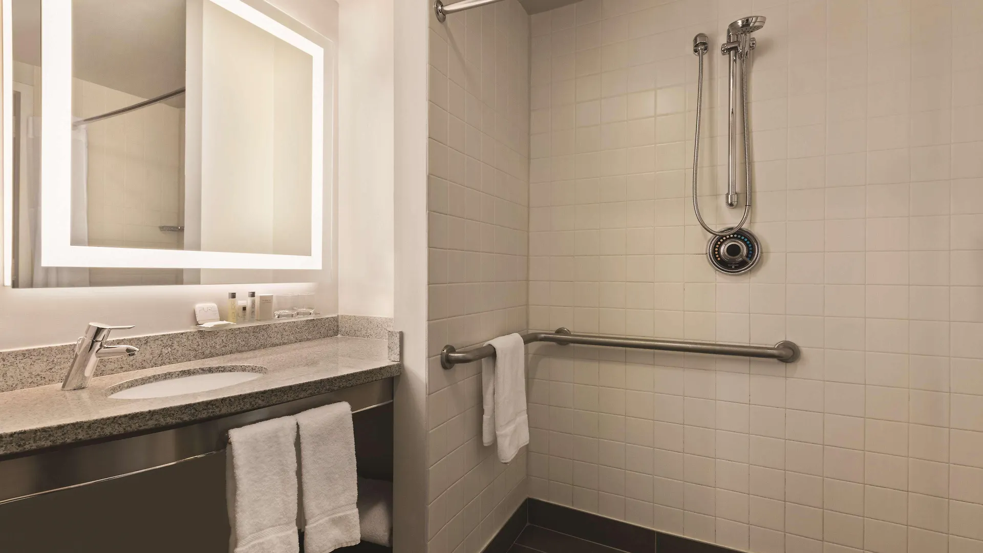 Radisson Hotel New York Wall Street